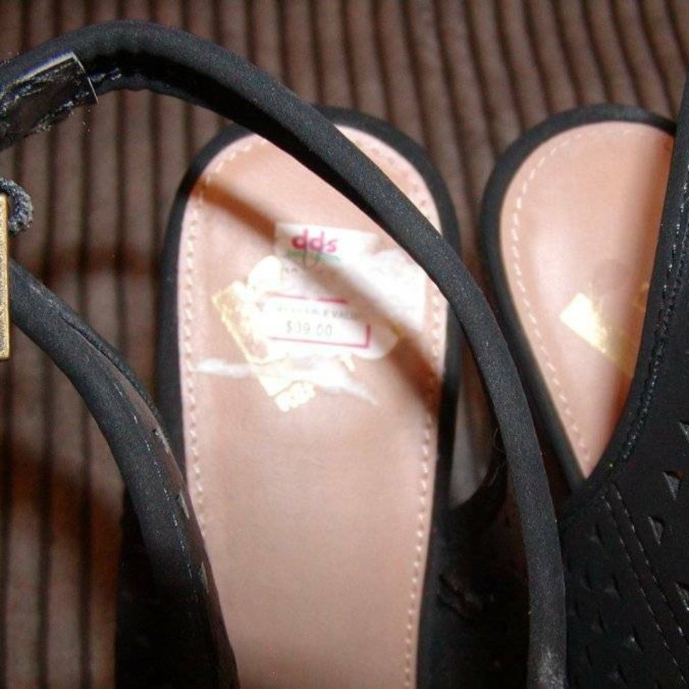 Report “Carnation”Wedge Sandals Suede Black Shoes Sz 8.5 Open Toe EUC! - Picture 4 of 7